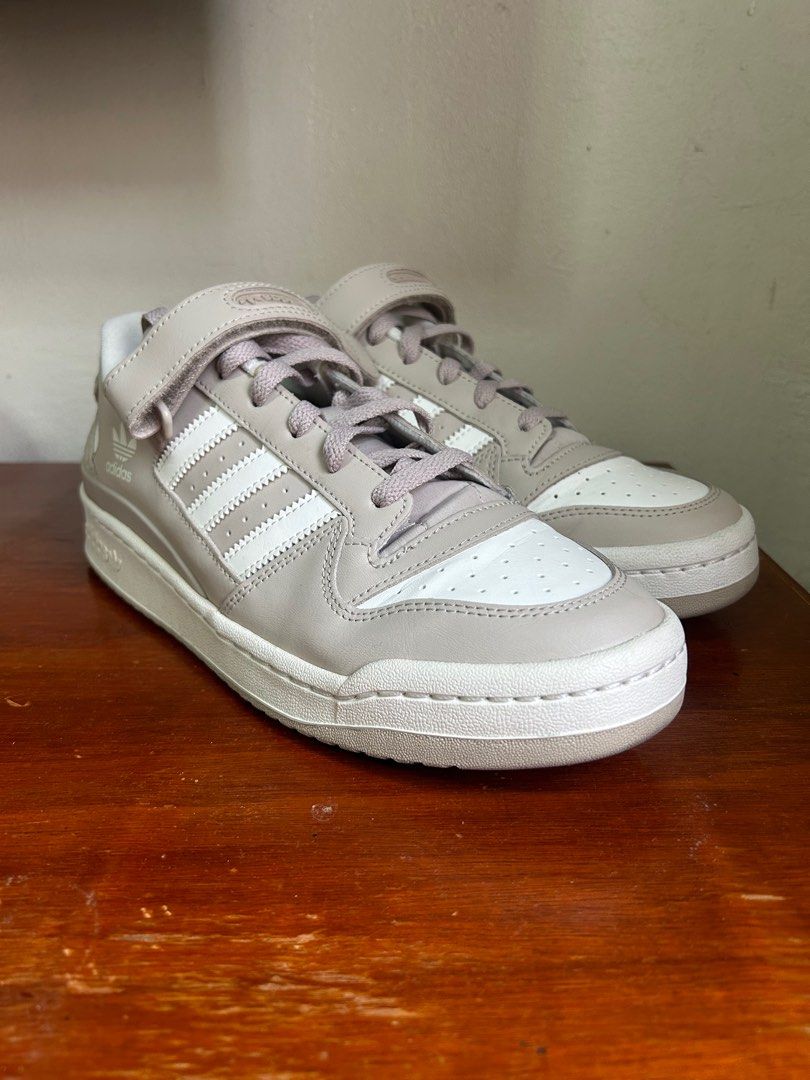Adidas Forum Low (Category: Sneakers) located in Bacoor. Submitted by tugbits (Listing ID 1331816571, Image 3). Description: Adidas Forum Low Size: US 10 / UK 9.5 Condition: Excellent Rfs: Need Funds.