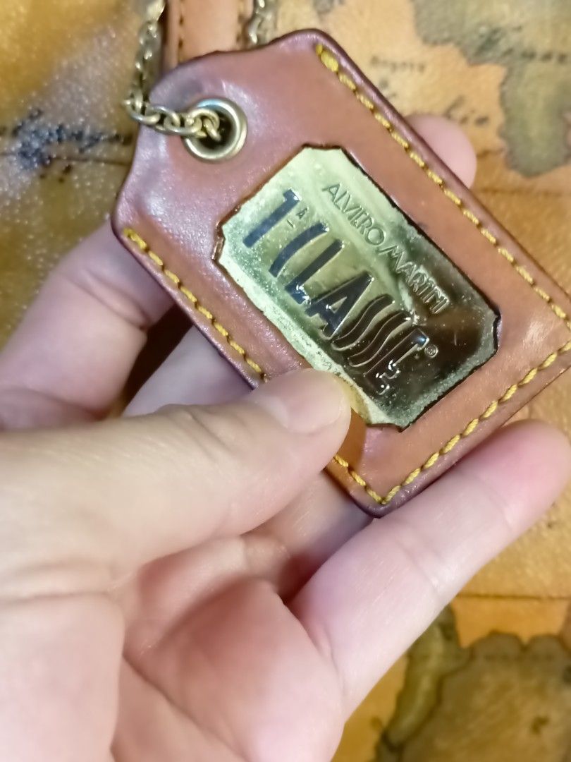 Alviero Martini Map Bag Authentic (Category: Luxury Bags & Wallets) located in Manila. Submitted by mybellacloset158 (Listing ID 1331898409, Image 3). Description: Authentic Alviero Martini T Classe Tote Bag, Sobrng ganda nya. No flaws, good as new, pweding ipang Regalo. Large size. Measurements: Width-16.5" Height-11" Depth- 4.5".