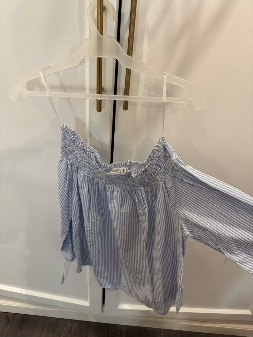 B1T1 Stripes offshoulder (Category: Others Tops) located in Paranaque City. Submitted by prelovedclutter (Listing ID 1331800931, Image 1). Description: .