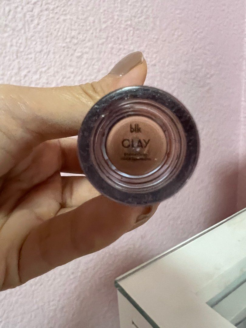 BLK liquid eyeshadow Clay (Category: Makeup) located in Paranaque City. Submitted by wakeupnmakeup.ph (Listing ID 1331797340, Image 2). Description: .
