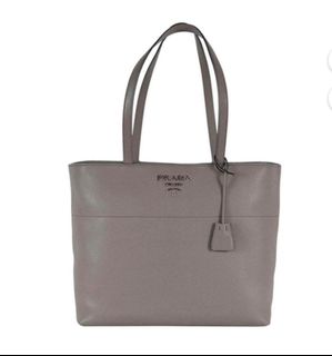 (Category: ) located in . Submitted by shopperxox (Listing ID 1331777086, Image 1). Description: .