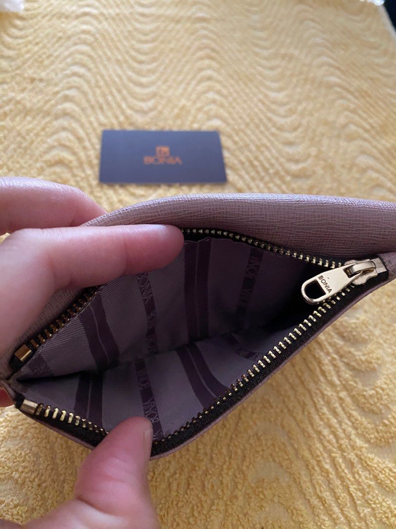 SALE!!!Bonia Wallet (Category: Wallets & Card holders) located in Manila. Submitted by paocris16 (Listing ID 1331794296, Image 3). Description: Original Bonia Compact wallet Bought in singapore.