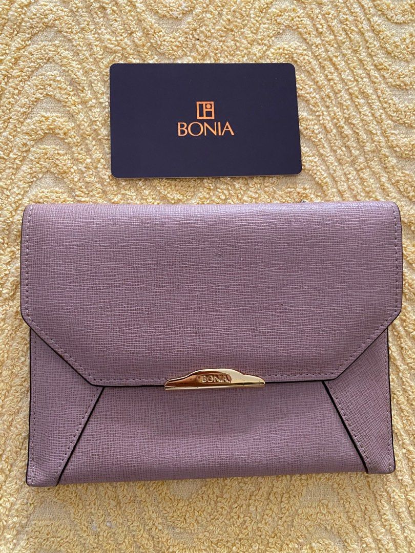 SALE!!!Bonia Wallet (Category: Wallets & Card holders) located in Manila. Submitted by paocris16 (Listing ID 1331794296, Image 1). Description: Original Bonia Compact wallet Bought in singapore.