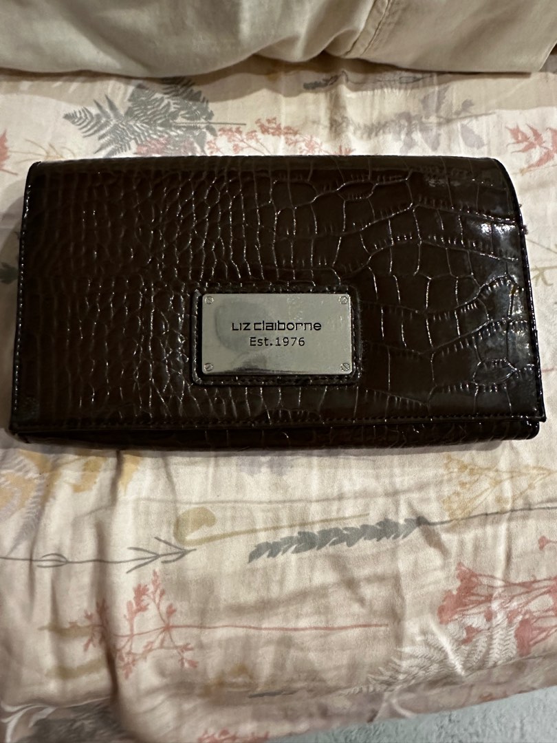 Liz claiborne clutch hotsell
