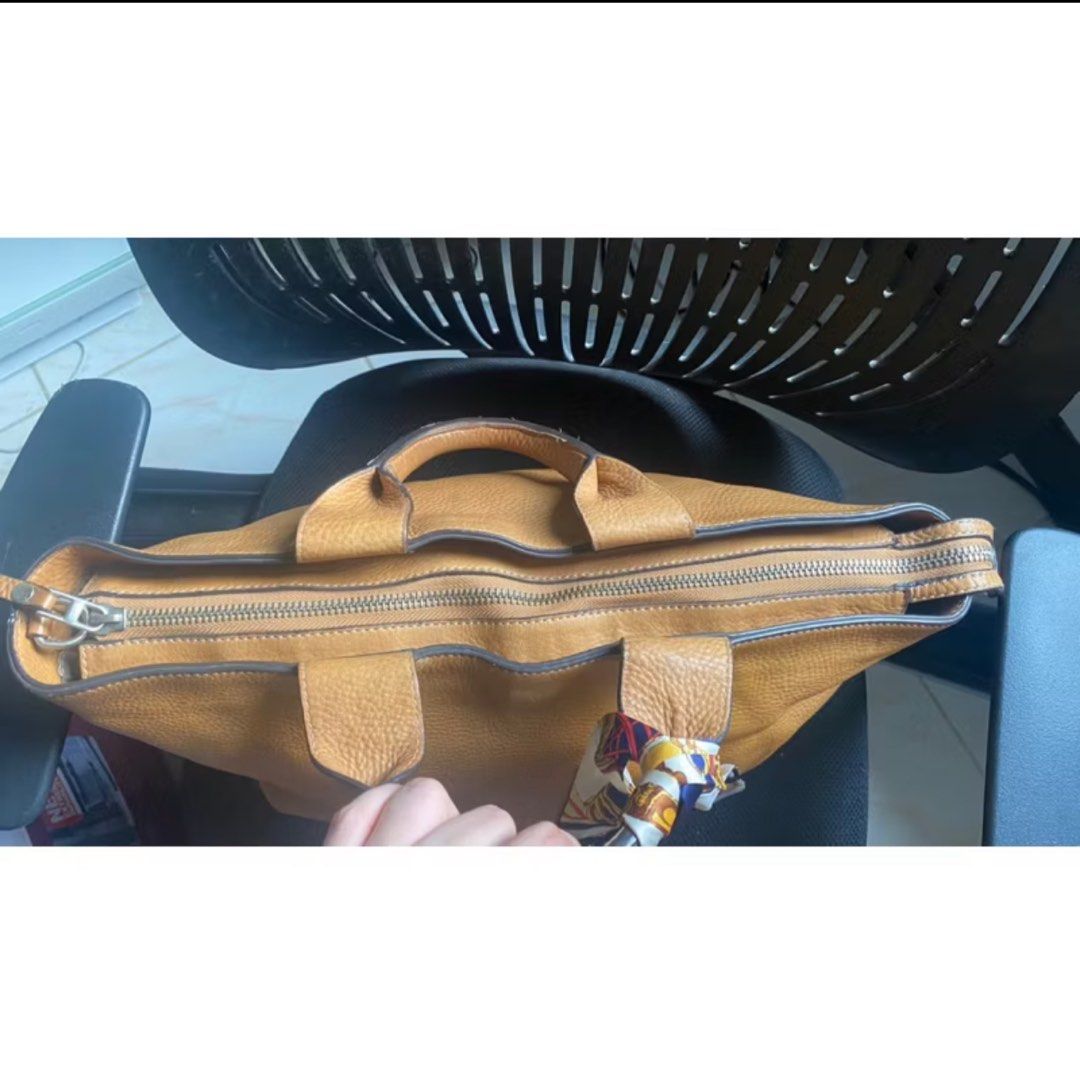 Burberry Pebble Bag Women s Fashion Bags Wallets Shoulder Bags on Carousell