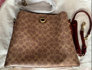 (Category: ) located in . Submitted by apy92 (Listing ID 1331779733, Image 1). Description: .