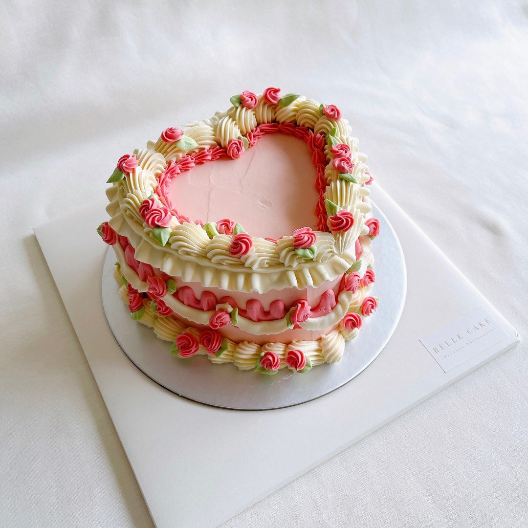 [Customised cake] mini rose x heart shape cake birthday cake