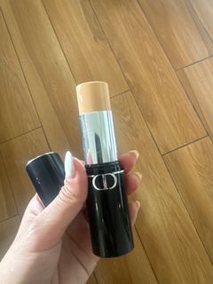 (Category: ) located in . Submitted by destashingmycloset (Listing ID 1331772162, Image 1). Description: .