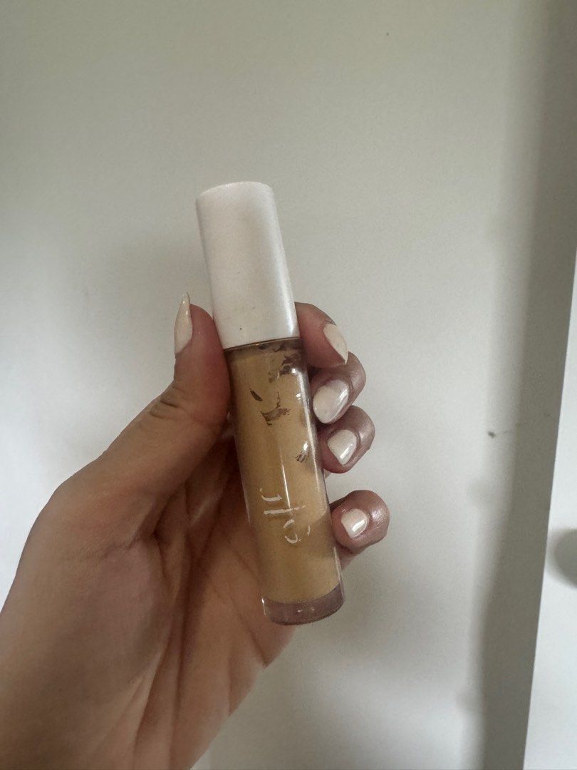 Elf concealer (Category: Makeup) located in Quezon City. Submitted by destashingmycloset (Listing ID 1331789795, Image 1). Description: .