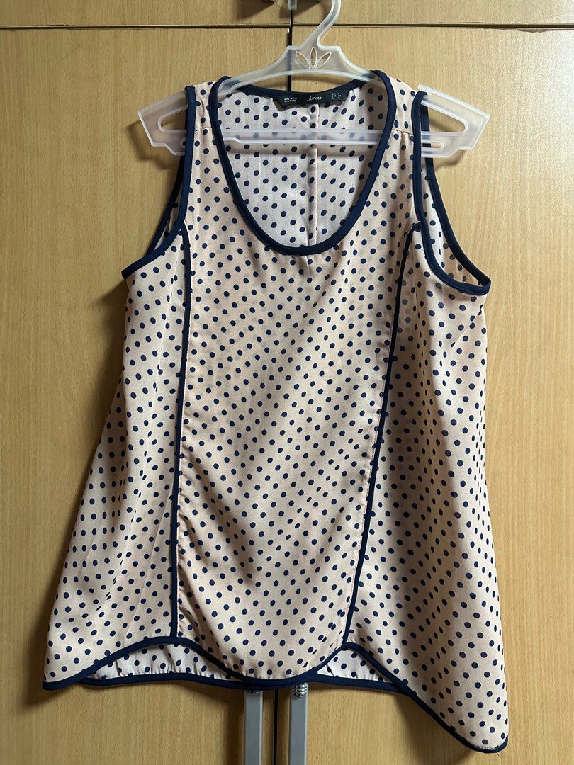 For Me Polka Dots Sleeveless Topa (Category: Sleeveless) located in Caloocan City. Submitted by daily.essentials.23 (Listing ID 1331877826, Image 1). Description: SF c/o buyer.