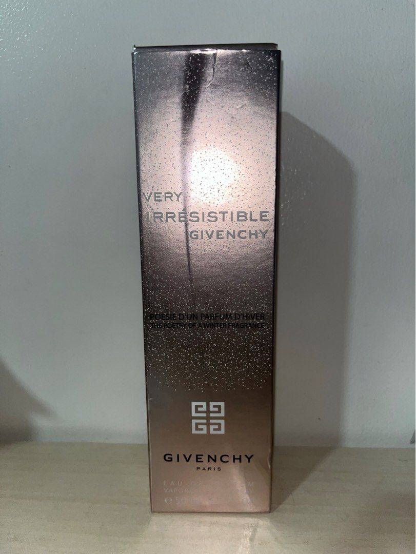 Givenchy Very Irresistible Original Perfume (Category: Fragrance & Deodorants) located in Pasay City. Submitted by cartmaxxing (Listing ID 1331872170, Image 2). Description: Winter cedar wood collection. This is my mom's, not using anymore. Still with box but the cap is a little loose but still okay. Main accords: - woody - floral - powdery - musky.