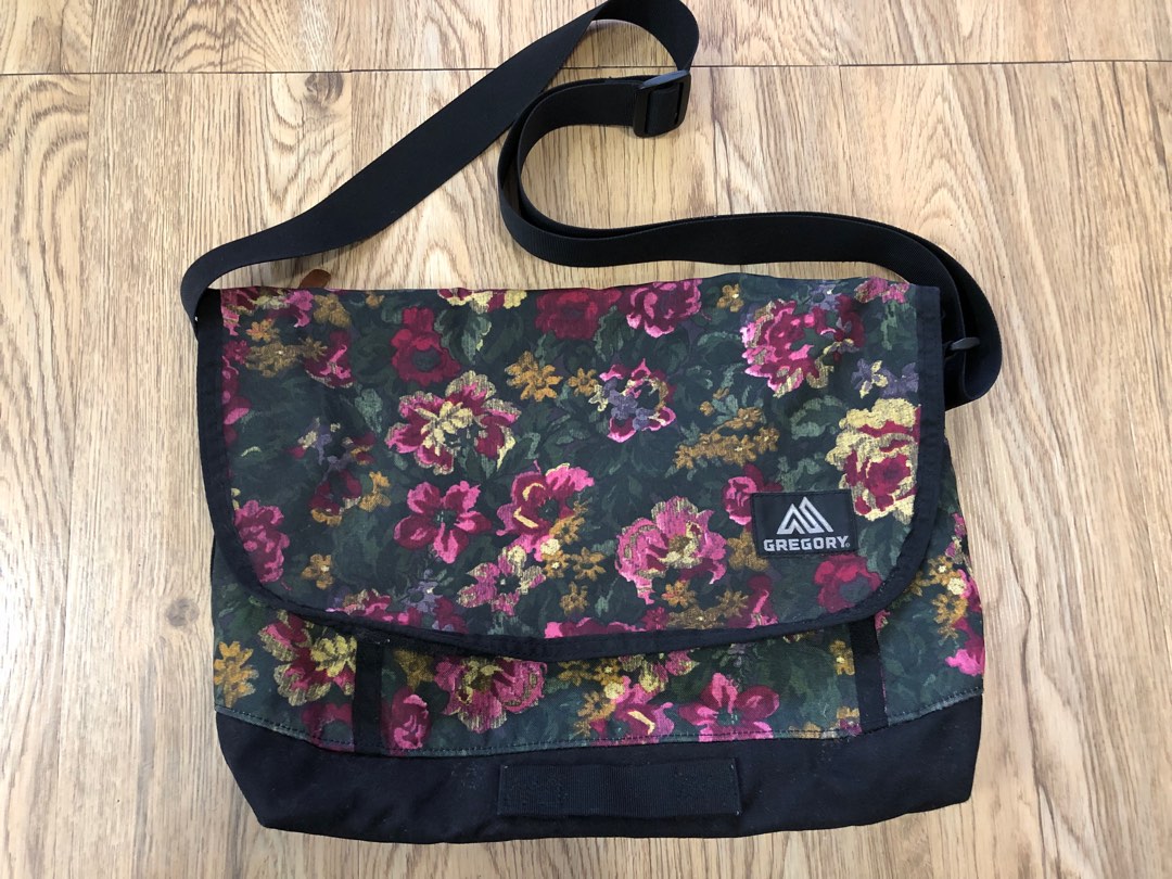 Gregory floral sling bag