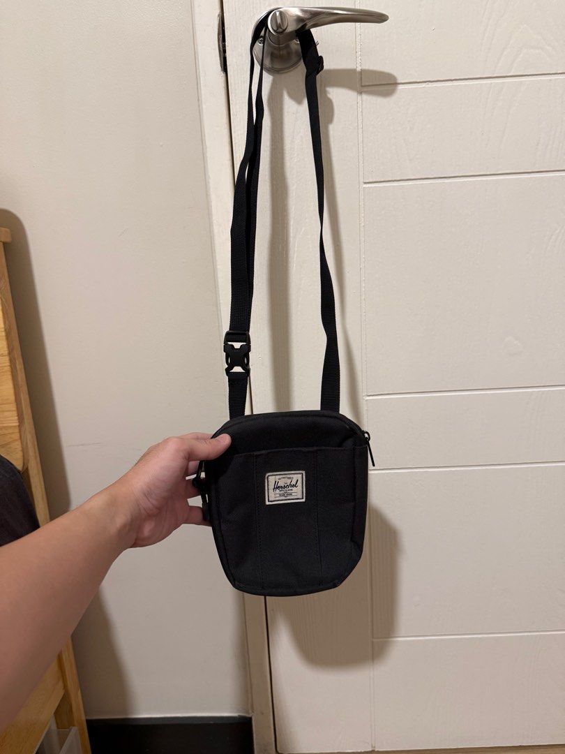 Herschel Sling Bag (Category: Sling Bags) located in Manila. Submitted by jpumpa (Listing ID 1331884441, Image 1). Description: Payments via GCash/BPI Meet ups in BGC/Pioneer.