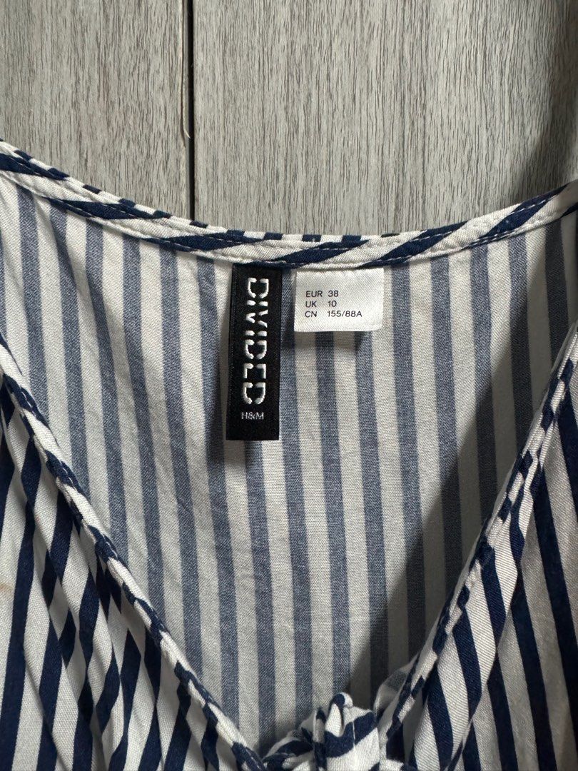 H&M stripes tie front dress (Category: Dresses) located in Pateros City. Submitted by celle0619 (Listing ID 1331857917, Image 2). Description: Fits small to semi L.