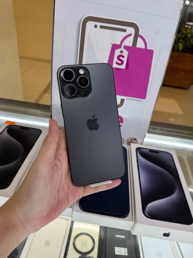 iphone 15 pro max 256gb dual sim good as new (Category: iPhone 15 Series) located in Cainta. Submitted by vine_gadget_shop (Listing ID 1331760227, Image 3). Description: iphone 15 pro max 256gb dual sim 2ndhand complete package hk variant pick up store greenhills shopping center we accept trade in we accepy credit card and ggives installment we do cod and door to door we ship nationwide for fast transaction call 09277368323 look for vine visit my