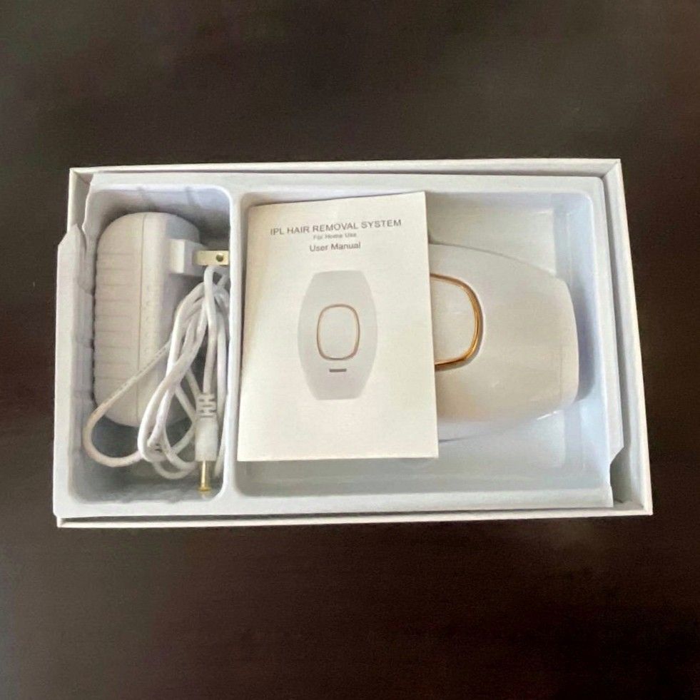 IPL Laser Hair Removal Device (Category: Hair Removal) located in Quezon City. Submitted by ahcodacrem (Listing ID 1331828959, Image 2). Description: IPL (Intense Pulse Light) Laser Hair Removal Device With 5 intensity levels Includes original box packaging, manual, adaptor (AC100~240V) RFS: Decluttering (Only bought this to try it out, opted for waxing for now and might consider laser services outside for convenience (as a tamad lol) Original pr