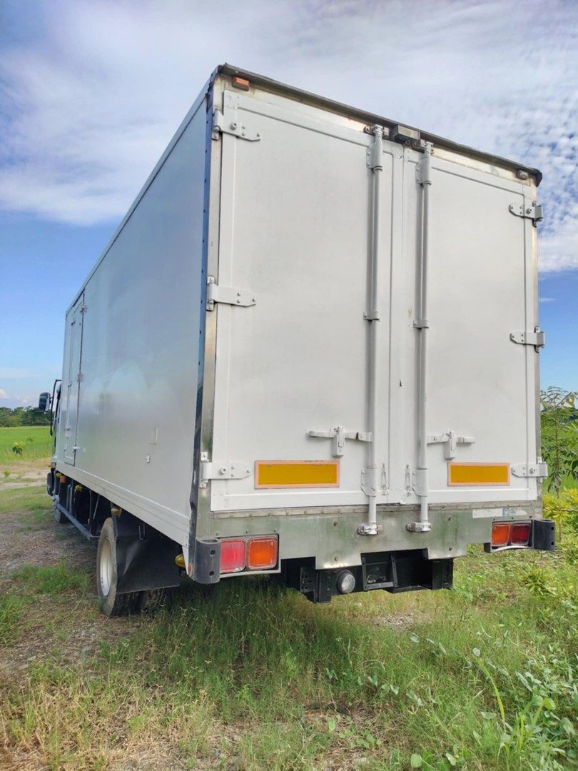 Isuzu Forward 21ft Reefer Van 6HK1 engine 2024 model, Special Vehicles