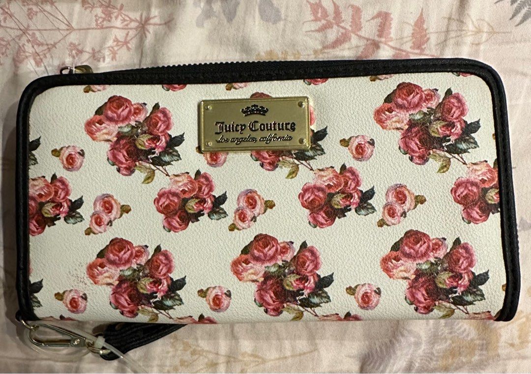 Juicy Couture (Category: Wallets & Card holders) located in Valenzuela. Submitted by polchipreloveditems (Listing ID 1331834197, Image 1). Description: Brand new Juicy Couture Wallet Without tag Rfs: decluttering.