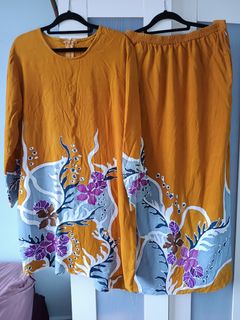 (Category: ) located in . Submitted by missbatik102 (Listing ID 1331783328, Image 1). Description: .