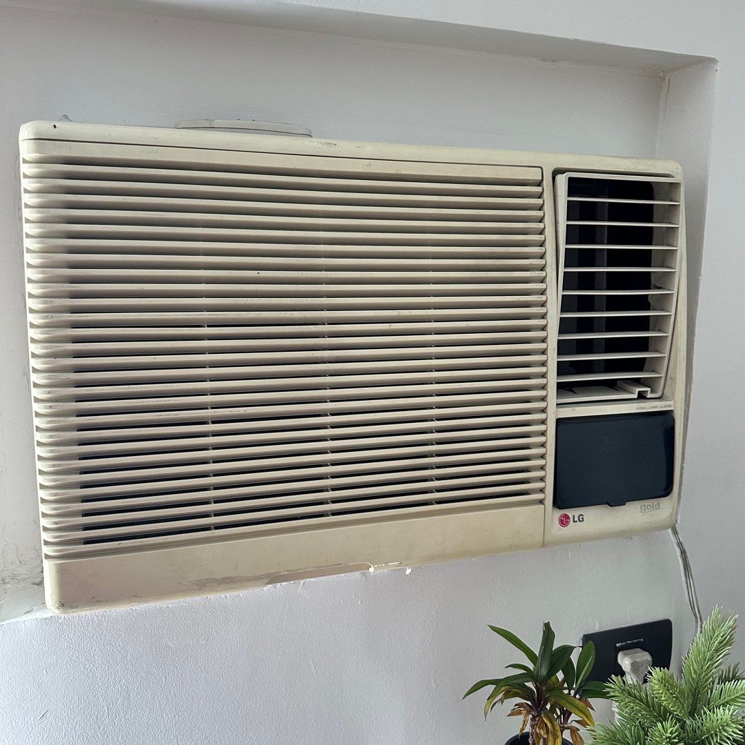 LG 1.5hp aircon non inverter, TV & Home Appliances, Air Conditioning
