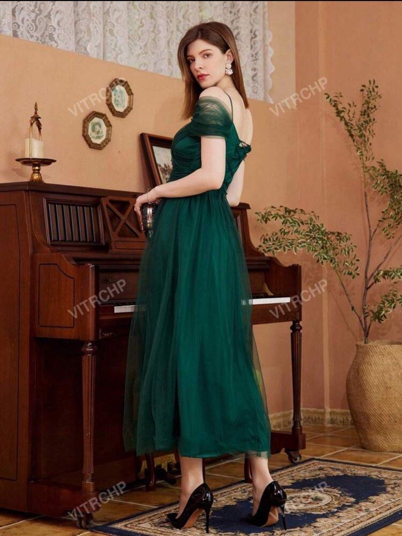 Long dress for Formal Event (Category: Evening dresses & gowns) located in Malabon City. Submitted by jasDR (Listing ID 1331784703, Image 2). Description: Once used In perfect condition Can fit medium to XL frame XL on size Bust: 38.6 inches Waist: 33.1 inches Length: 52.8 inches.