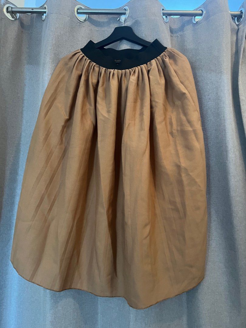 Long Skirt (Category: Skirts) located in Quezon City. Submitted by items_for_decluttering (Listing ID 1331752952, Image 1). Description: .