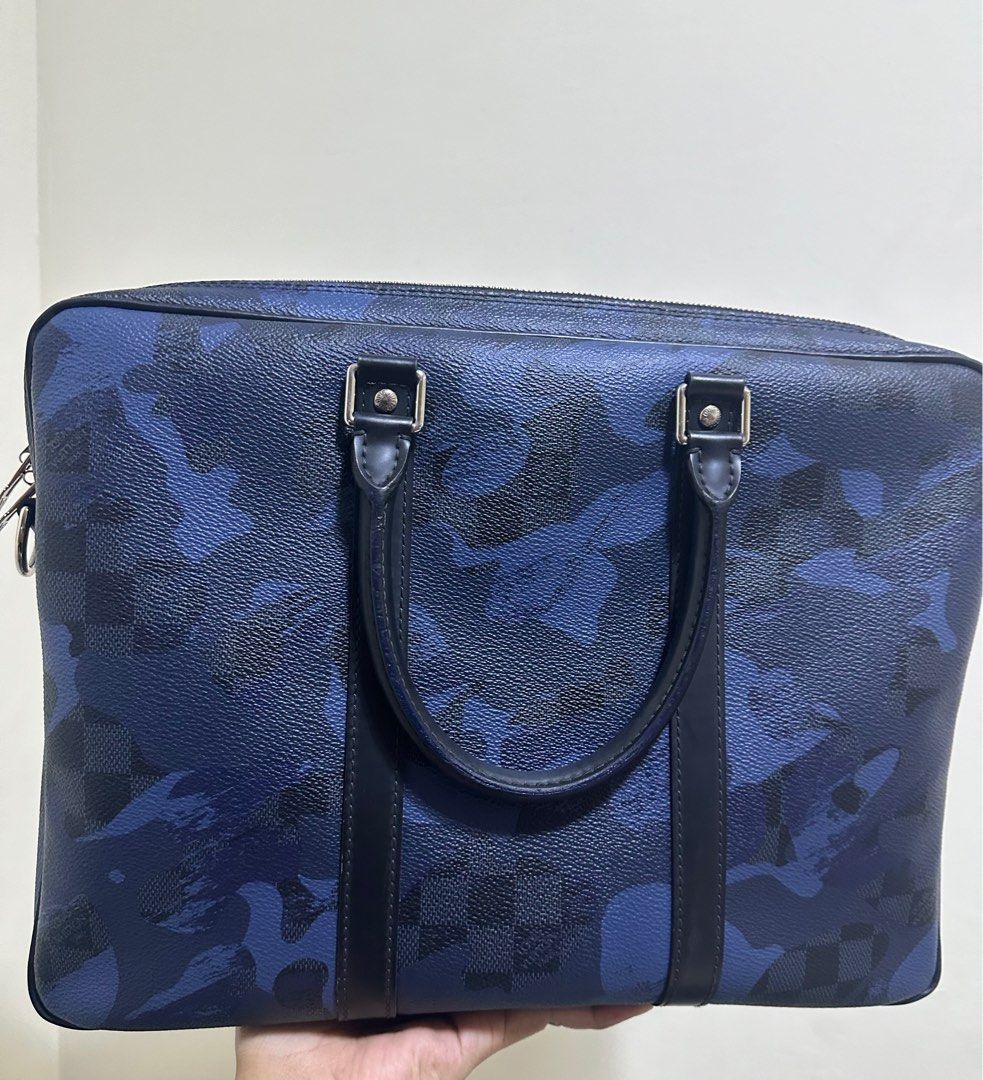 Louis Vuitton Docu bag (Category: Luxury Bags & Wallets) located in Valenzuela. Submitted by girlsshoppe888 (Listing ID 1331810751, Image 1). Description: No strap and lock hence lower price .
