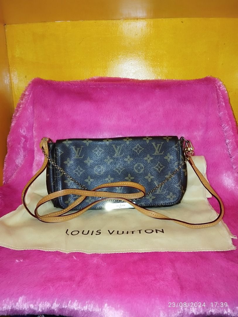 LV MM favorite (Category: Luxury Bags & Wallets) located in Quezon City. Submitted by ak_magtanao (Listing ID 1331769360, Image 1). Description: Crossbody leather bag Very very good condition Coded and órígíñàl From japan With dustbag.
