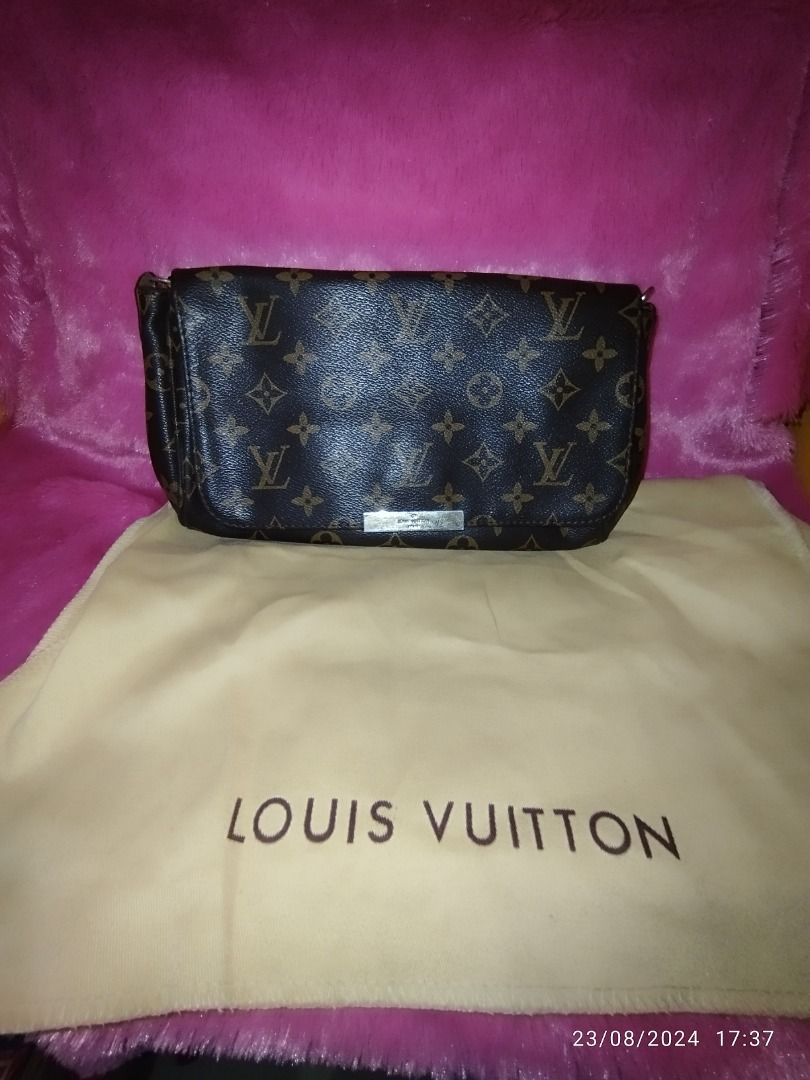 LV MM favorite (Category: Luxury Bags & Wallets) located in Quezon City. Submitted by ak_magtanao (Listing ID 1331769360, Image 2). Description: Crossbody leather bag Very very good condition Coded and órígíñàl From japan With dustbag.