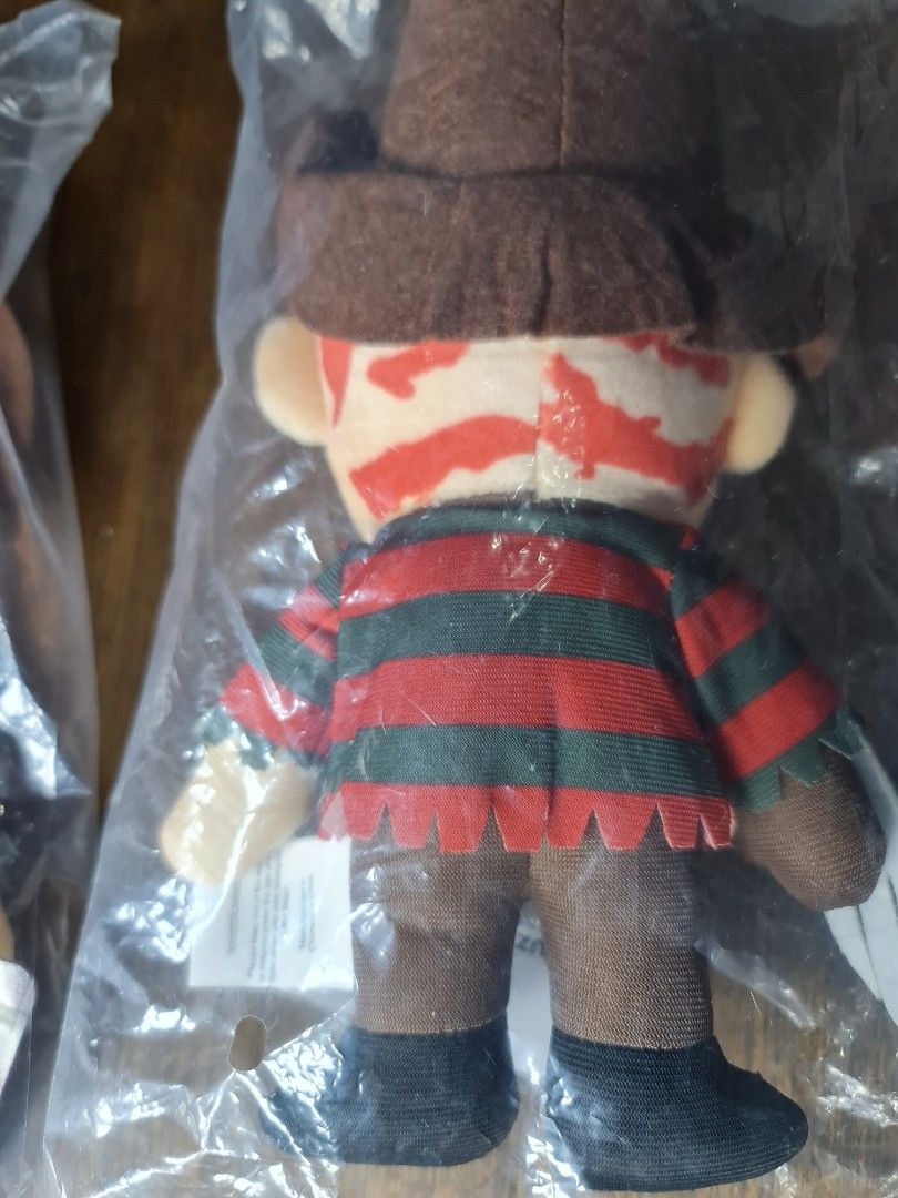 Official Freddy Krueger labobo alternatives (Category: Figurines & Statues) located in Mandaluyong City. Submitted by beloved_kirara (Listing ID 1331755162, Image 2). Description: 2pcs for only 950 add Shipping fee location Mandaluyong willing to meet up as long as it's near my area.