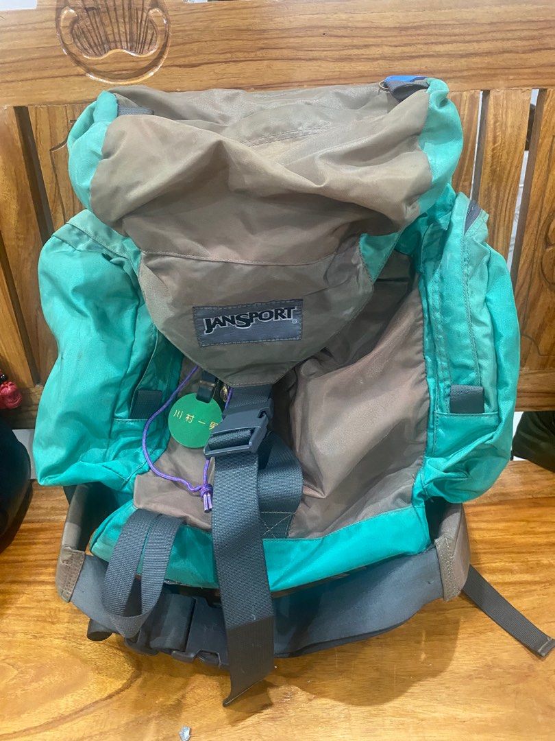 Packbag for hiking and travel (Category: Backpacks) located in Taguig. Submitted by 5jsjapansurplustaguig. (Listing ID 1331748632, Image 1). Description: Jansport hiking packbag medyu faded lang po sya kunti pero ang tahi po pulido pa rin at goods na goods po.