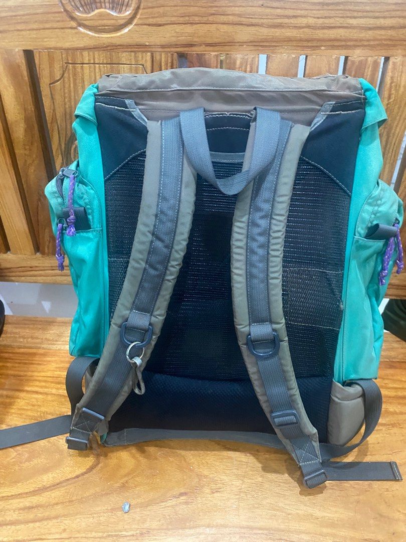 Packbag for hiking and travel (Category: Backpacks) located in Taguig. Submitted by 5jsjapansurplustaguig. (Listing ID 1331748632, Image 2). Description: Jansport hiking packbag medyu faded lang po sya kunti pero ang tahi po pulido pa rin at goods na goods po.