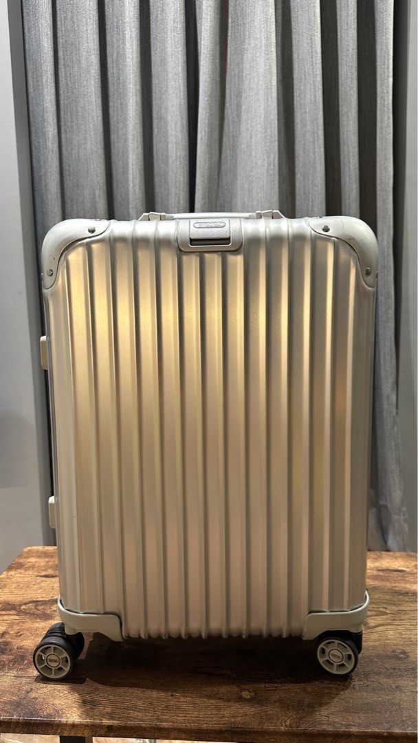 Rimowa topas 21 sales