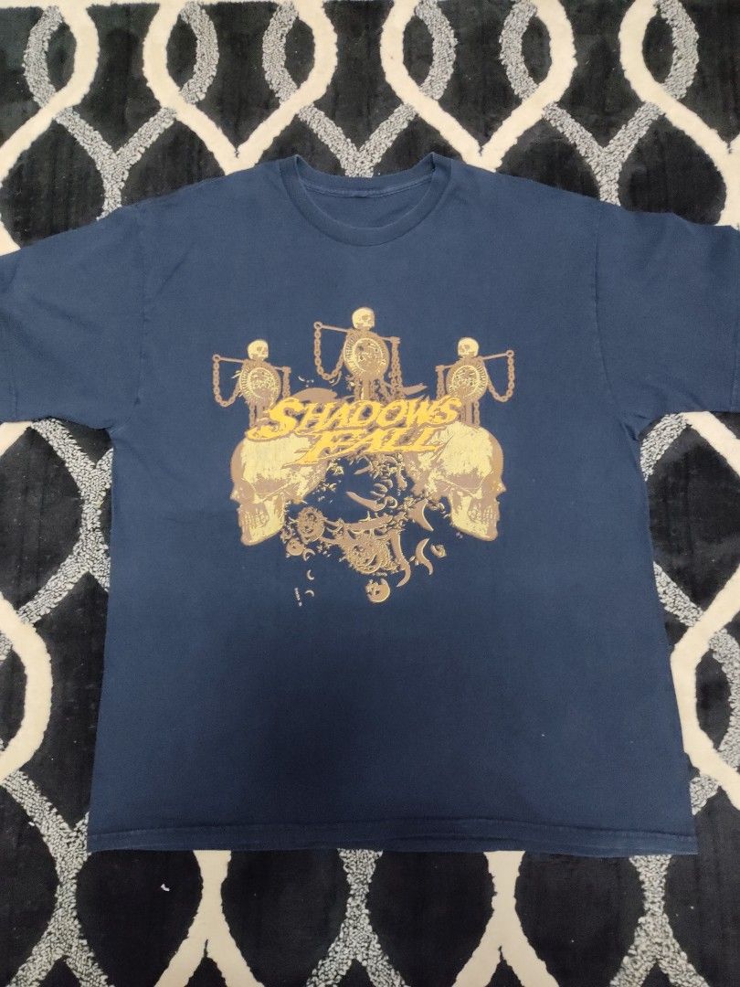Shadow fall (Category: Activewear) located in Johor Bahru. Submitted by xemalusoh (Listing ID 1331865846, Image 1). Description: Baju band shadow fall pit 23 labuh 29 bebas tulang tepi tiada pinhole pudar sekata. 100 siap pos boleh nego.