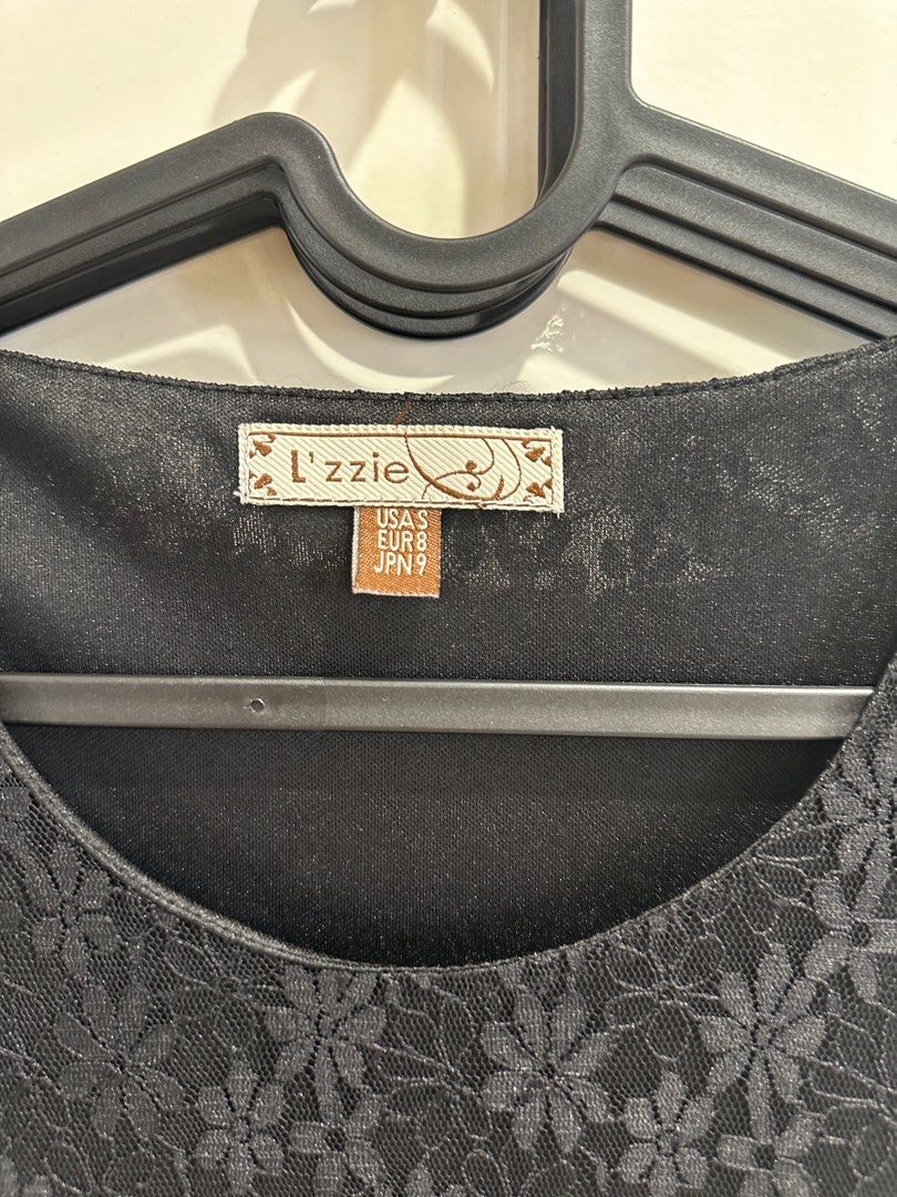 Singapore Brand Lace Top (Category: Blouses) located in Mandaluyong City. Submitted by jenkrz (Listing ID 1331861104, Image 2). Description: .