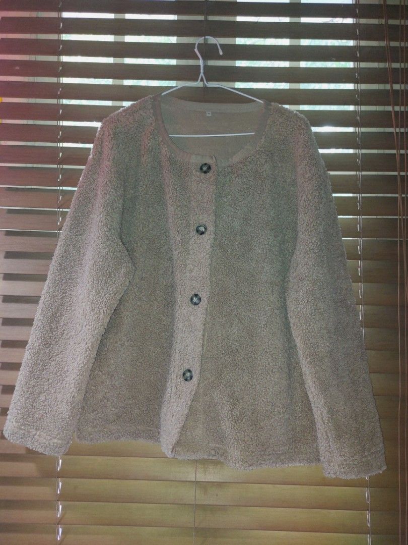 Teddy Bear Jacket Brown (Category: Coats, Jackets and Outerwear) located in Makati City. Submitted by drawerph (Listing ID 1331892724, Image 1). Description: L to XXL.