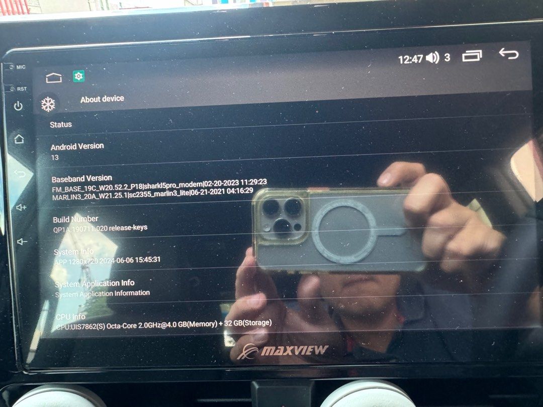 10inch Android player (Category: Navigation & Displays) located in Singapore. Submitted by derek.tan.313 (Listing ID 1332016121, Image 2). Description: Letting go 10inch android player. Currently fitted on toyota voxy, dekitted out already Used for 1 month only. Contact 88007887 fast deal.