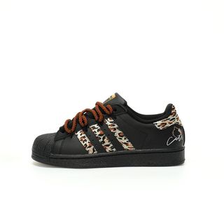 (Category: ) located in . Submitted by sneakers-shop (Listing ID 1332051919, Image 1). Description: .