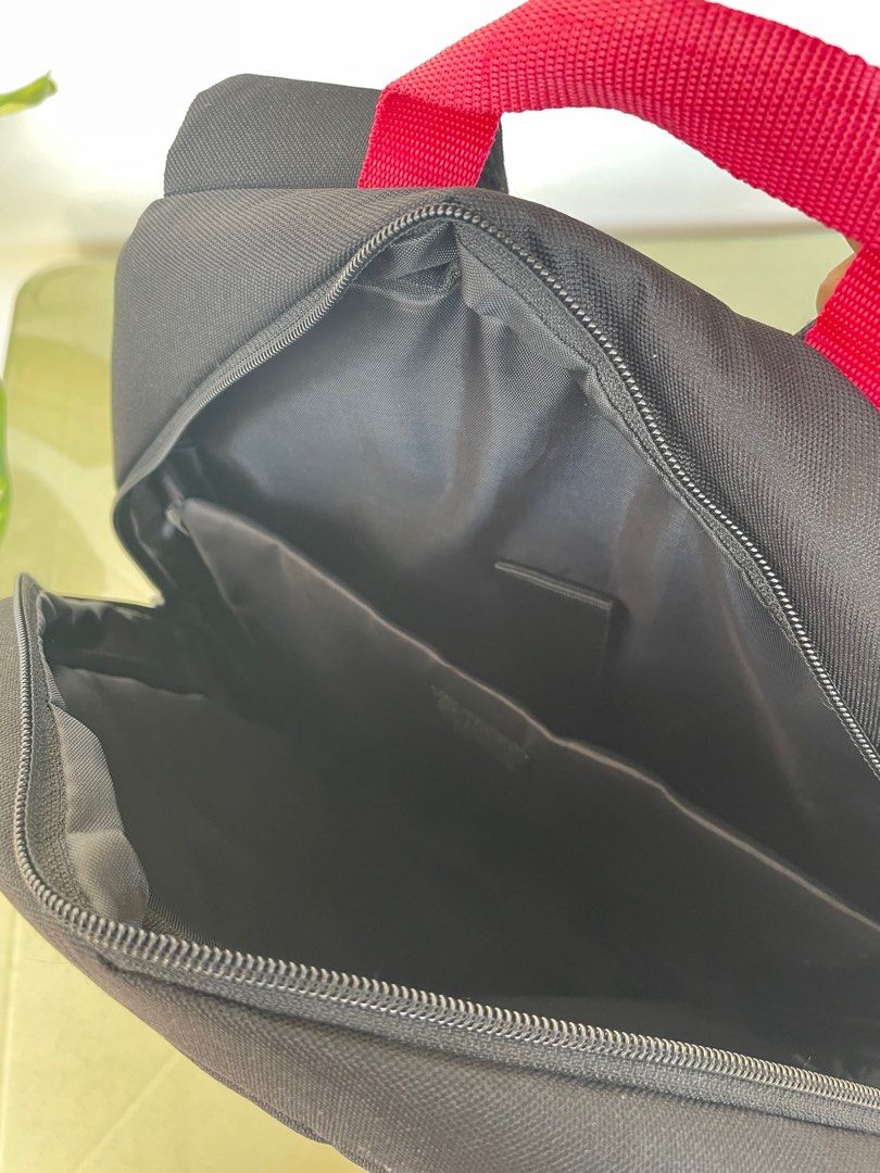 Asus Laptop Backpack 15’ (Category: Laptop Bags & Sleeves) located in Balanga. Submitted by wafflehouse (Listing ID 1331925608, Image 3). Description: Asus Backpack Can fit 15’ laptops Like new Very good condition No issues Buyer shoulders the shipping fee.