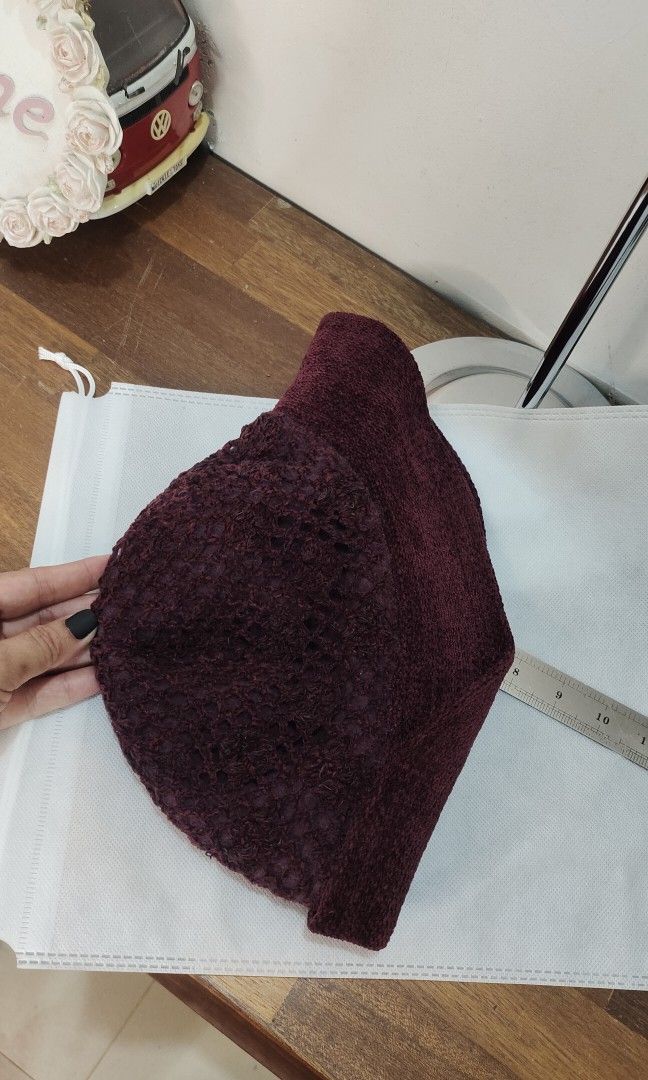 Balmain Bucket hat (Category: Hats & Beanies) located in Santa Cruz. Submitted by retroflash (Listing ID 1331946178, Image 3). Description: Adult Size (Large).