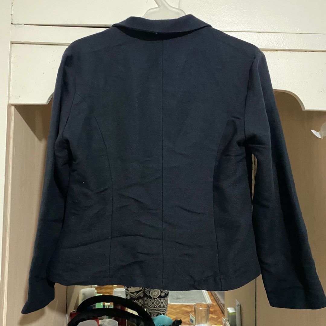 Black office blazer (Category: Coats, Jackets and Outerwear) located in Tarlac. Submitted by danini__ (Listing ID 1331962635, Image 2). Description: Nakakapayat!! Solid black color Best fits S-M can fit up to 34 bust Free sf & random top for 1k++ purchases .