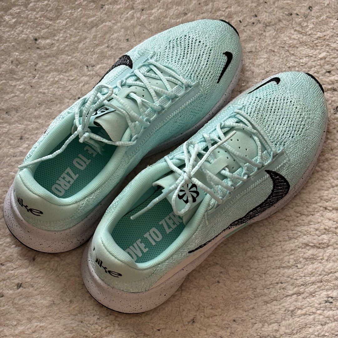 mint green nike shoes for women