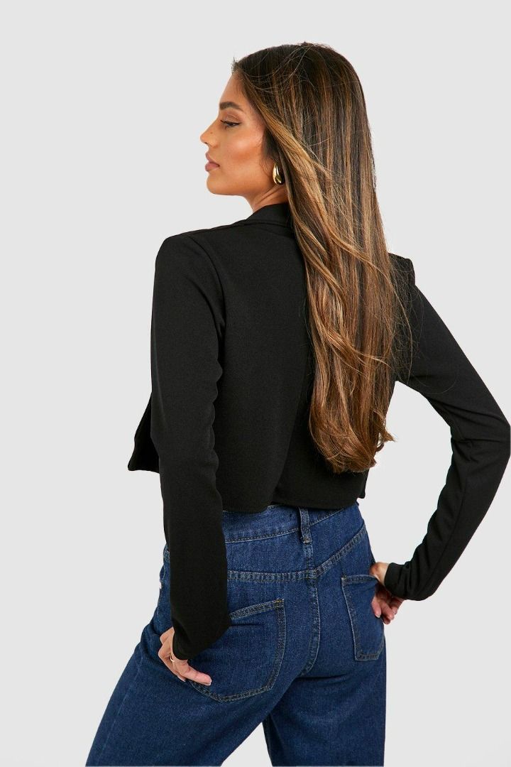 BooHoo Jersey Crepe Lapel Crop Blazer Size 10AU/UK (Category: Women's Clothes) located in Ferntree Gully. Submitted by juneforever30 (Listing ID 1332024027, Image 3). Description: - 95% polyester, 5% elastane - Has some wear and tear as shown in the last 2 photos - Preowned - Size 10AU/UK - Open to offers #black #jacket #blazer #corporate .