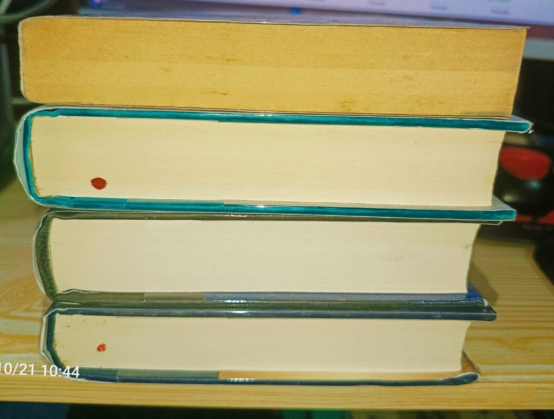 Book Bundle: Books by Marie Lu (Category: Storybooks) located in Pasig City. Submitted by len_a (Listing ID 1331953167, Image 2). Description: Preloved items 3 Hardcover format and 1 TP format All with plastic covers Ranges from Good to Very good condition.