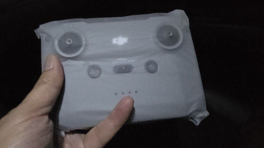 Brand New DJI Mini Pro 3 RC (Category: Drones) located in Paranaque City. Submitted by olxph_23709942 (Listing ID 1275742242, Image 2). Description: brand new DJI Mini Pro 3 RC pay via gcash deliver via lalamove.