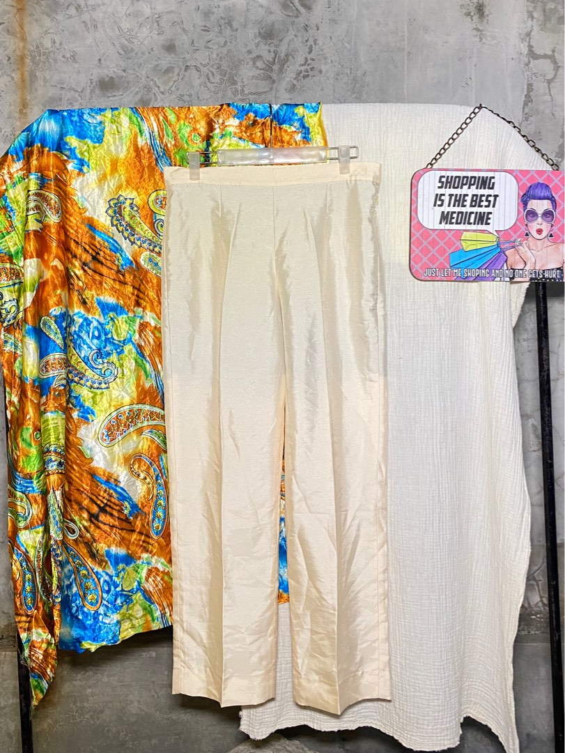 Celana panjang broken white cream bahan mirip satin bagus thrift kuno ...