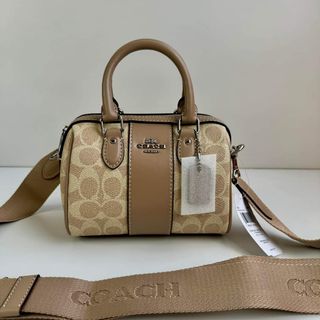 (Category: ) located in . Submitted by bagsbyann (Listing ID 1331944222, Image 1). Description: .