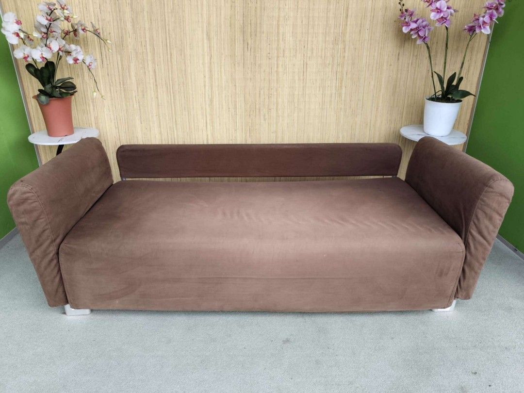 Day Bed Sofa (Category: Sofas) located in Quezon City. Submitted by matetdevis13 (Listing ID 1332069116, Image 1). Description: Day Bed Sofa Price: 8,000 L80.5-98 x W32 x H16.5/26 Fully Washable In good condition Code aly V35-3.