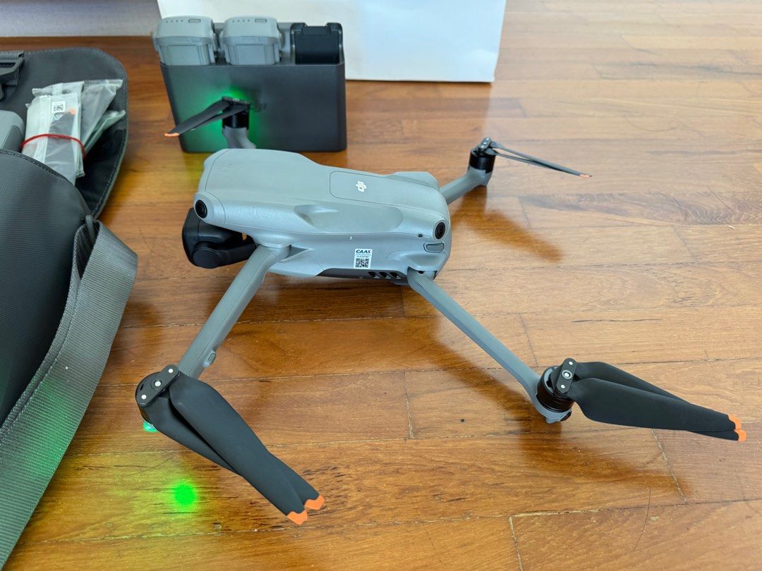 DJI Air 3 Fly More Combo (DJI RC-2)62863112804609111