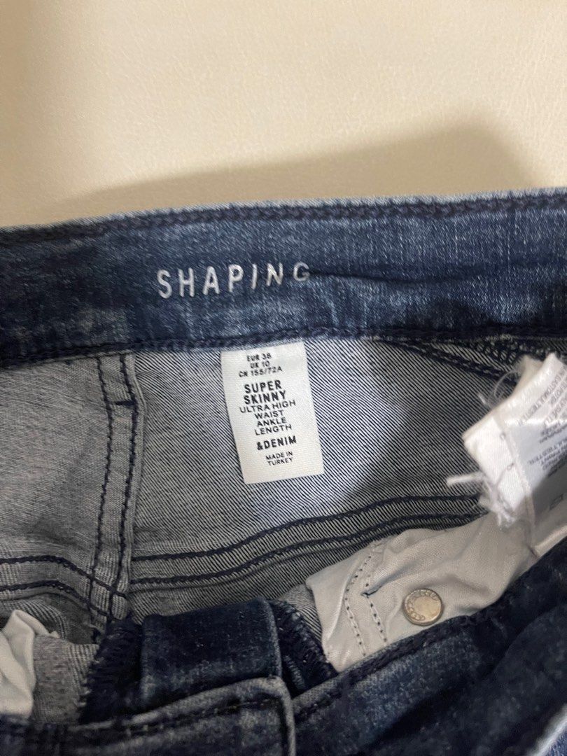 H&M Skinny Jeans (Category: Jeans) located in Manila. Submitted by ruroocu (Listing ID 1331972458, Image 3). Description: .